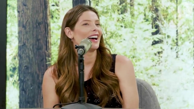 Ashley-Greene-dot-nl_TheTwilightEffect-JuliaJones2391.jpg