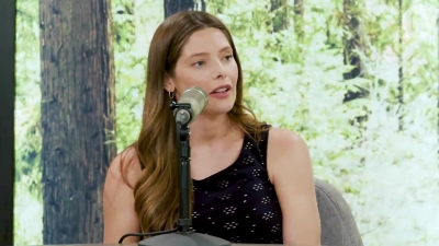 Ashley-Greene-dot-nl_TheTwilightEffect-JuliaJones2475.jpg