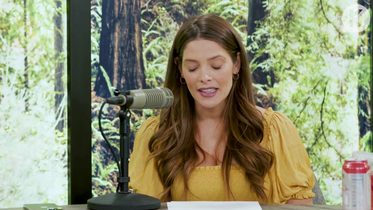 Ashley-Greene-dot-nl_TheTwilightEffect-BreakingDawnPart2-RewatchPart1of3-0039.jpg