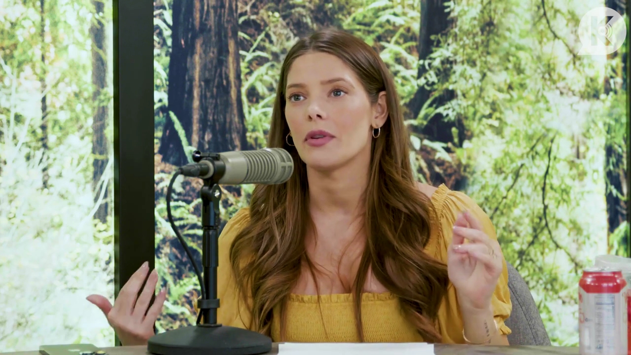 Ashley-Greene-dot-nl_TheTwilightEffect-BreakingDawnPart2-RewatchPart1of3-0292.jpg