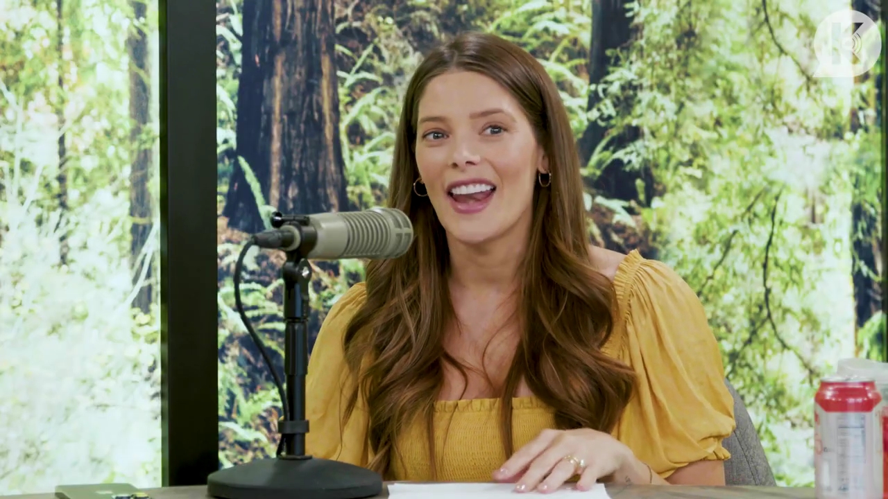 Ashley-Greene-dot-nl_TheTwilightEffect-BreakingDawnPart2-RewatchPart1of3-0396.jpg