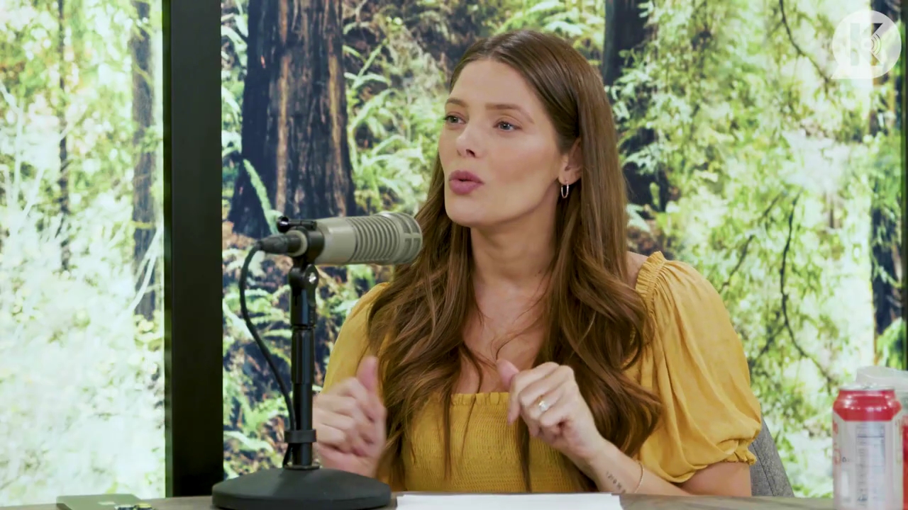 Ashley-Greene-dot-nl_TheTwilightEffect-BreakingDawnPart2-RewatchPart1of3-0399.jpg