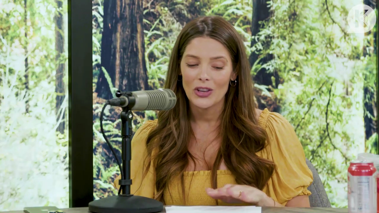 Ashley-Greene-dot-nl_TheTwilightEffect-BreakingDawnPart2-RewatchPart1of3-0410.jpg