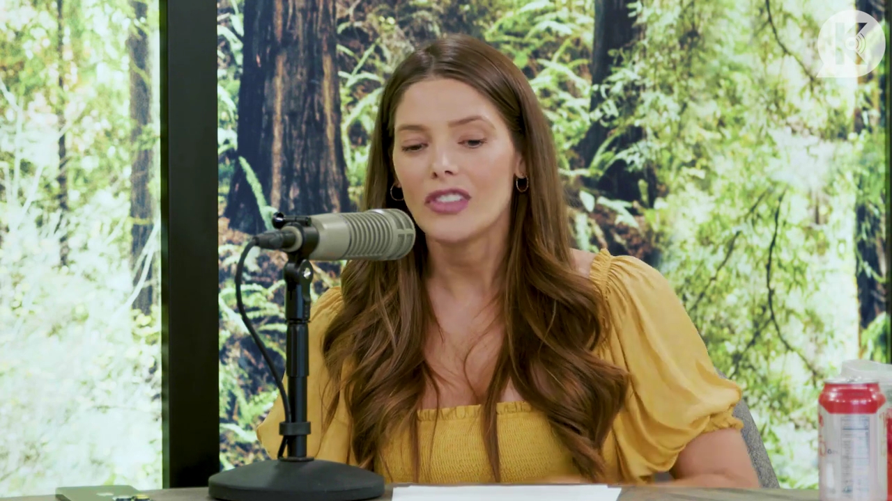 Ashley-Greene-dot-nl_TheTwilightEffect-BreakingDawnPart2-RewatchPart1of3-0419.jpg