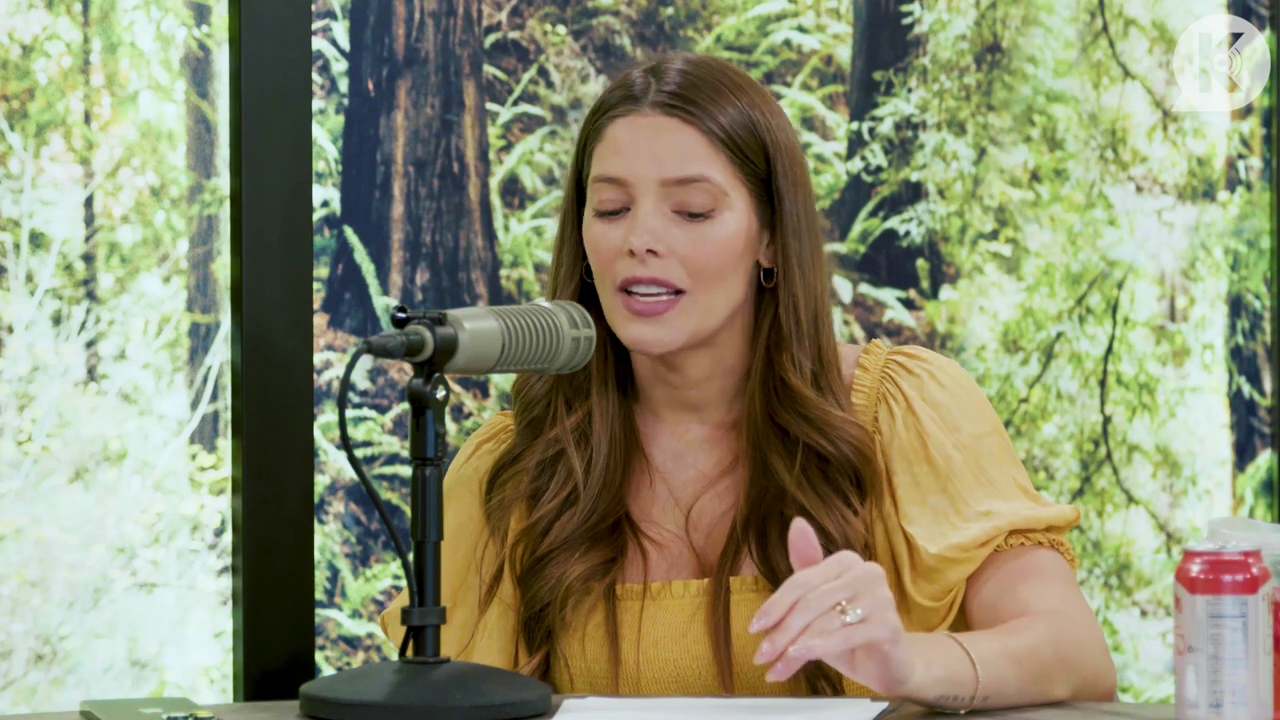 Ashley-Greene-dot-nl_TheTwilightEffect-BreakingDawnPart2-RewatchPart1of3-0426.jpg