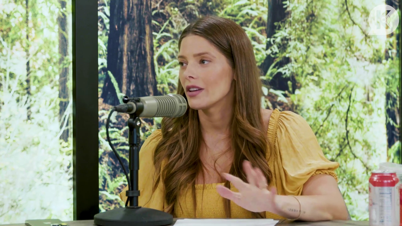 Ashley-Greene-dot-nl_TheTwilightEffect-BreakingDawnPart2-RewatchPart1of3-0437.jpg
