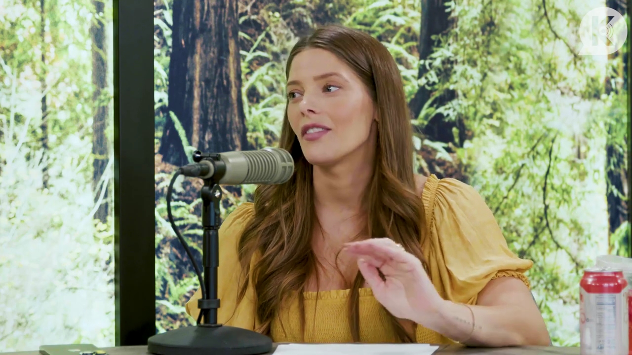 Ashley-Greene-dot-nl_TheTwilightEffect-BreakingDawnPart2-RewatchPart1of3-0438.jpg