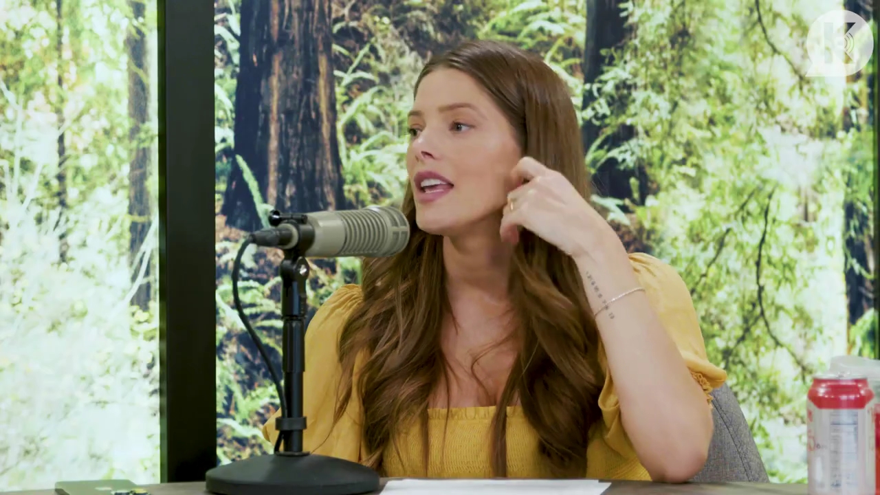 Ashley-Greene-dot-nl_TheTwilightEffect-BreakingDawnPart2-RewatchPart1of3-0447.jpg