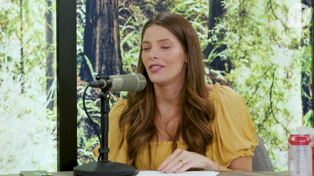 Ashley-Greene-dot-nl_TheTwilightEffect-BreakingDawnPart2-RewatchPart1of3-0449.jpg