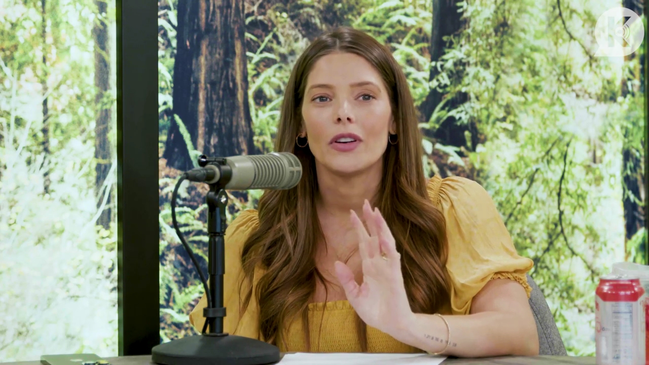 Ashley-Greene-dot-nl_TheTwilightEffect-BreakingDawnPart2-RewatchPart1of3-0463.jpg