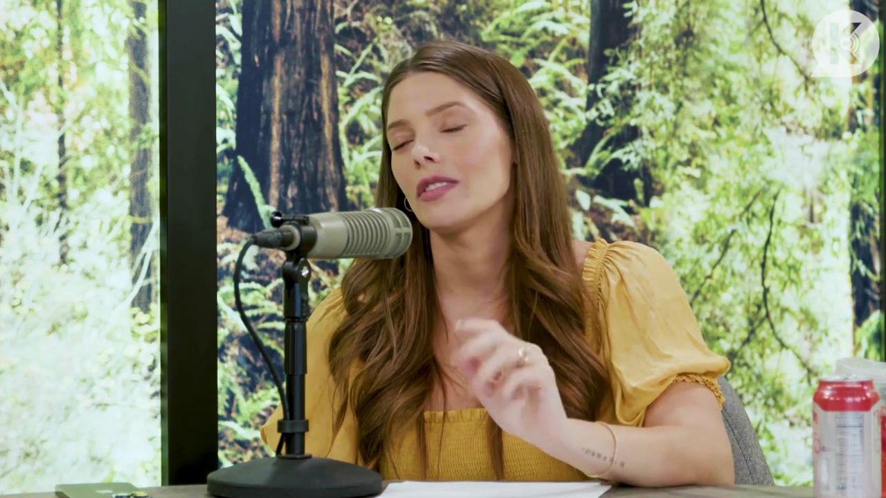 Ashley-Greene-dot-nl_TheTwilightEffect-BreakingDawnPart2-RewatchPart1of3-0464.jpg
