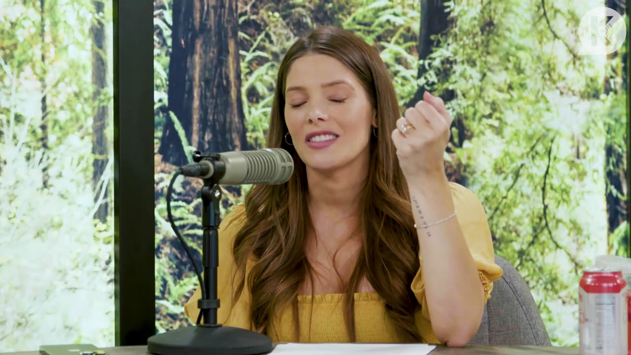 Ashley-Greene-dot-nl_TheTwilightEffect-BreakingDawnPart2-RewatchPart1of3-0471.jpg