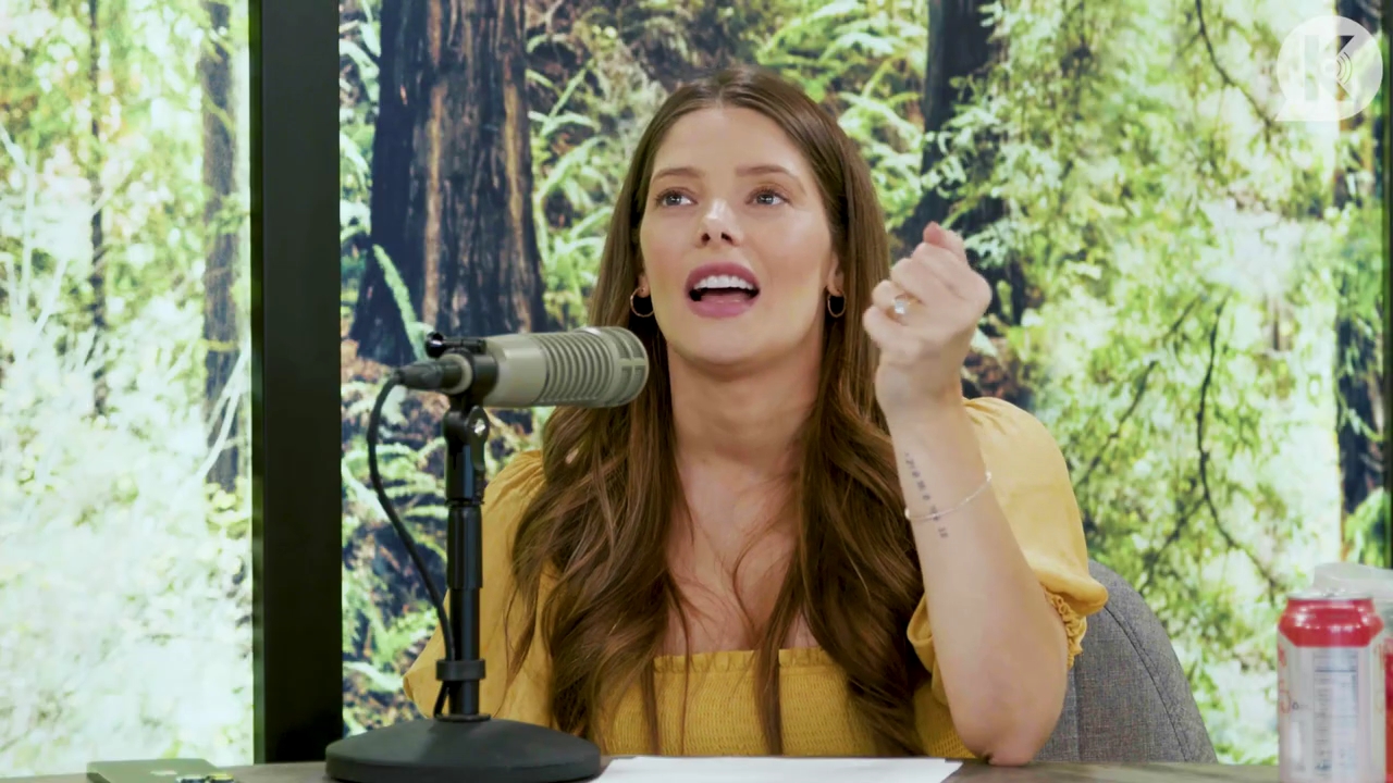 Ashley-Greene-dot-nl_TheTwilightEffect-BreakingDawnPart2-RewatchPart1of3-0473.jpg