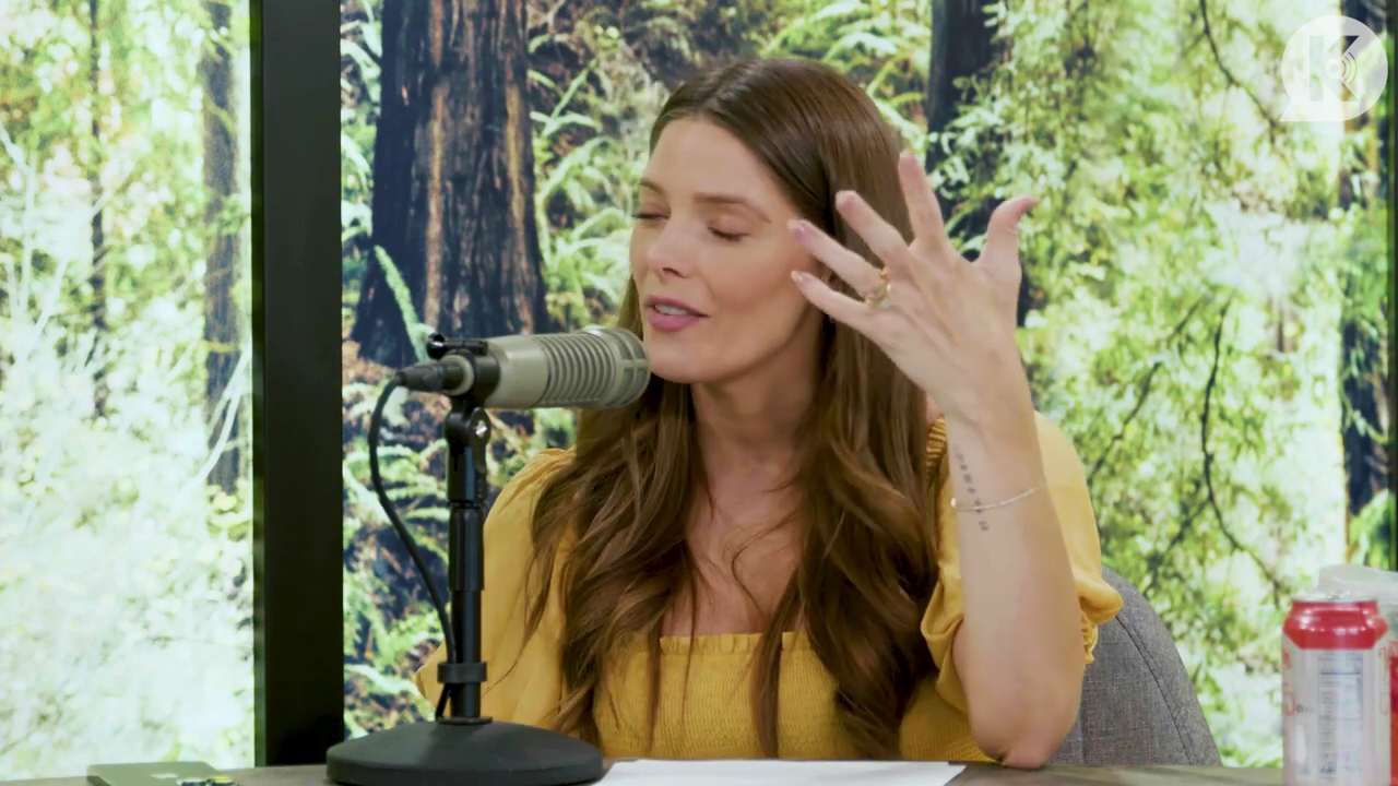 Ashley-Greene-dot-nl_TheTwilightEffect-BreakingDawnPart2-RewatchPart1of3-0476.jpg