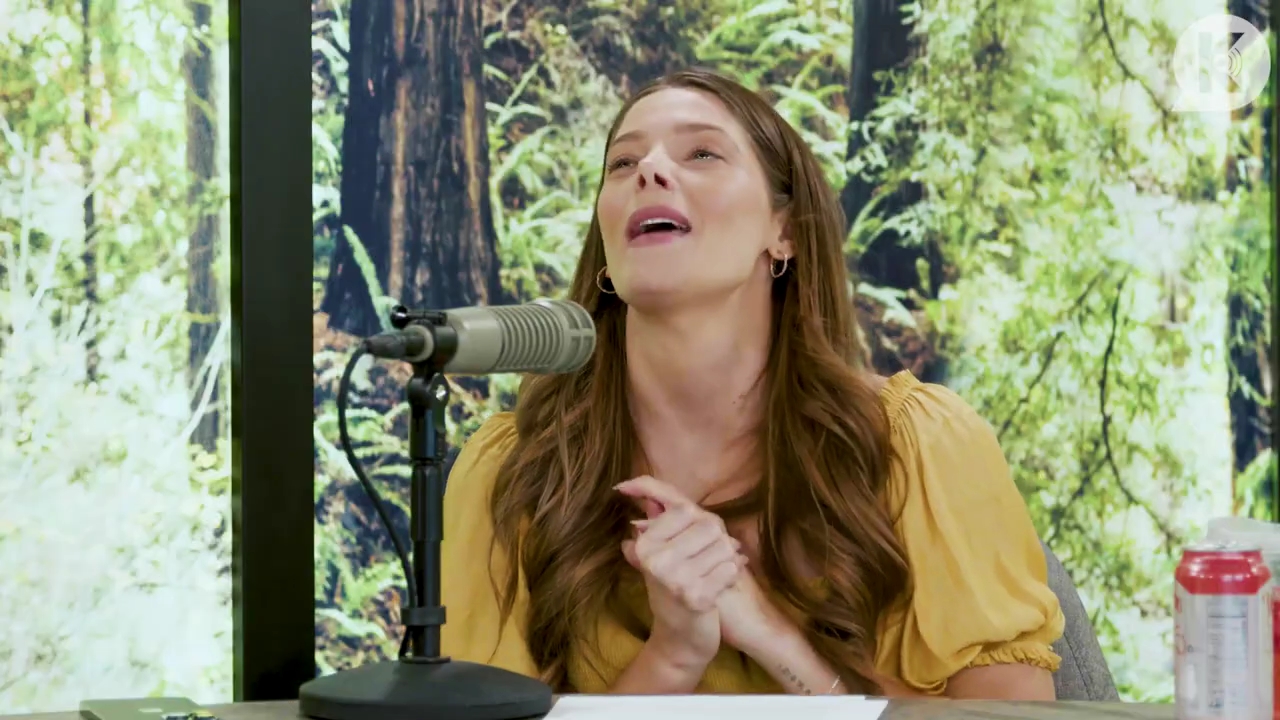 Ashley-Greene-dot-nl_TheTwilightEffect-BreakingDawnPart2-RewatchPart1of3-0484.jpg