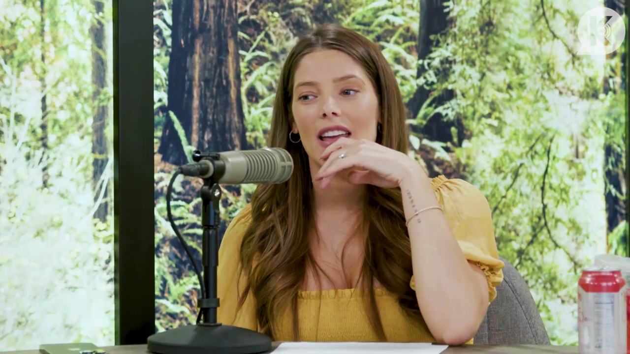 Ashley-Greene-dot-nl_TheTwilightEffect-BreakingDawnPart2-RewatchPart1of3-0493.jpg