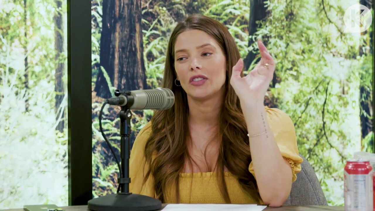 Ashley-Greene-dot-nl_TheTwilightEffect-BreakingDawnPart2-RewatchPart1of3-0494.jpg