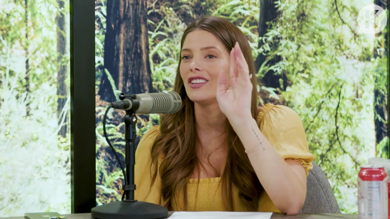 Ashley-Greene-dot-nl_TheTwilightEffect-BreakingDawnPart2-RewatchPart1of3-0510.jpg