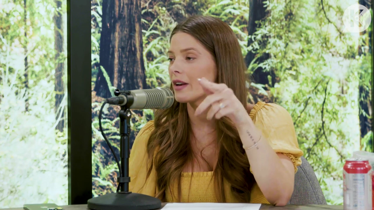 Ashley-Greene-dot-nl_TheTwilightEffect-BreakingDawnPart2-RewatchPart1of3-0512.jpg