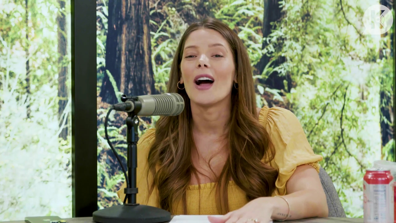 Ashley-Greene-dot-nl_TheTwilightEffect-BreakingDawnPart2-RewatchPart1of3-0536.jpg