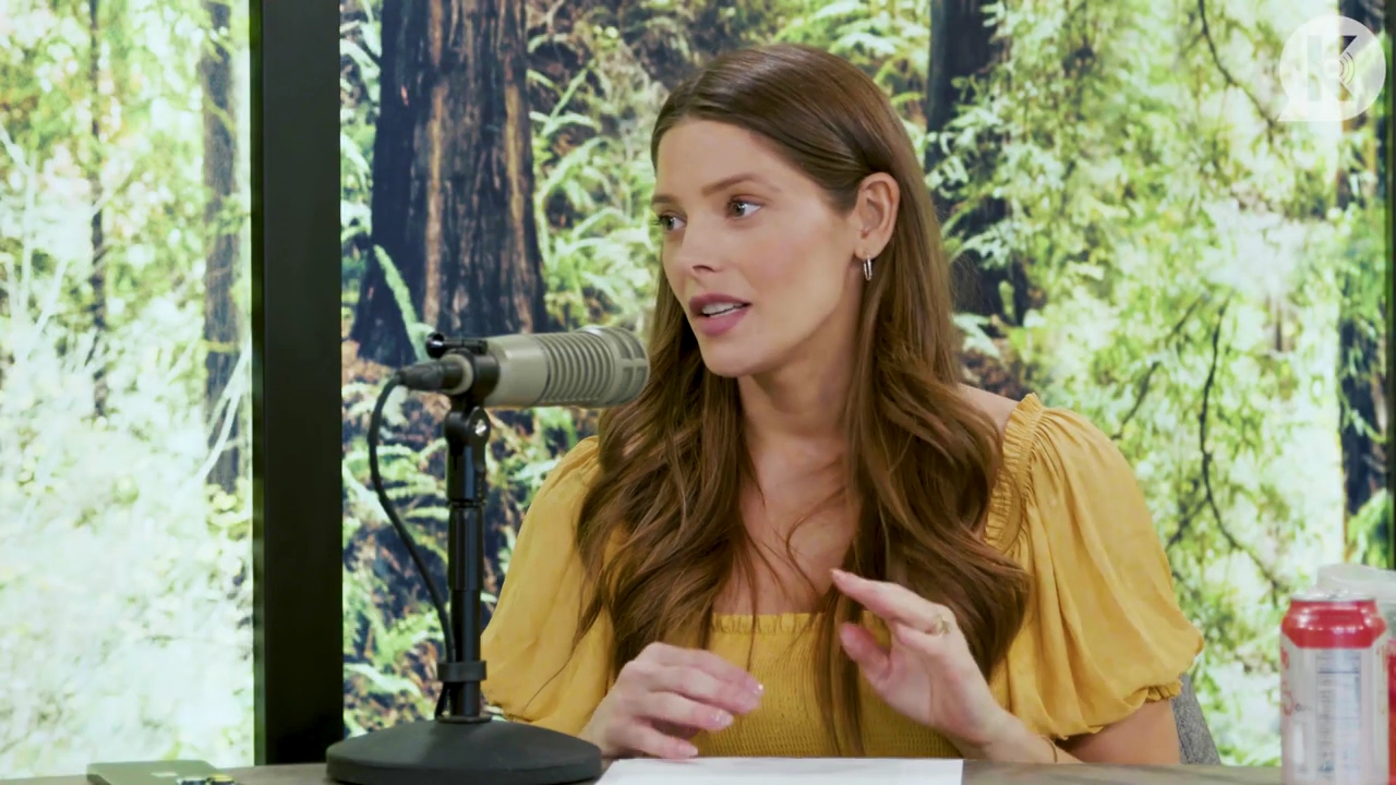 Ashley-Greene-dot-nl_TheTwilightEffect-BreakingDawnPart2-RewatchPart1of3-0543.jpg