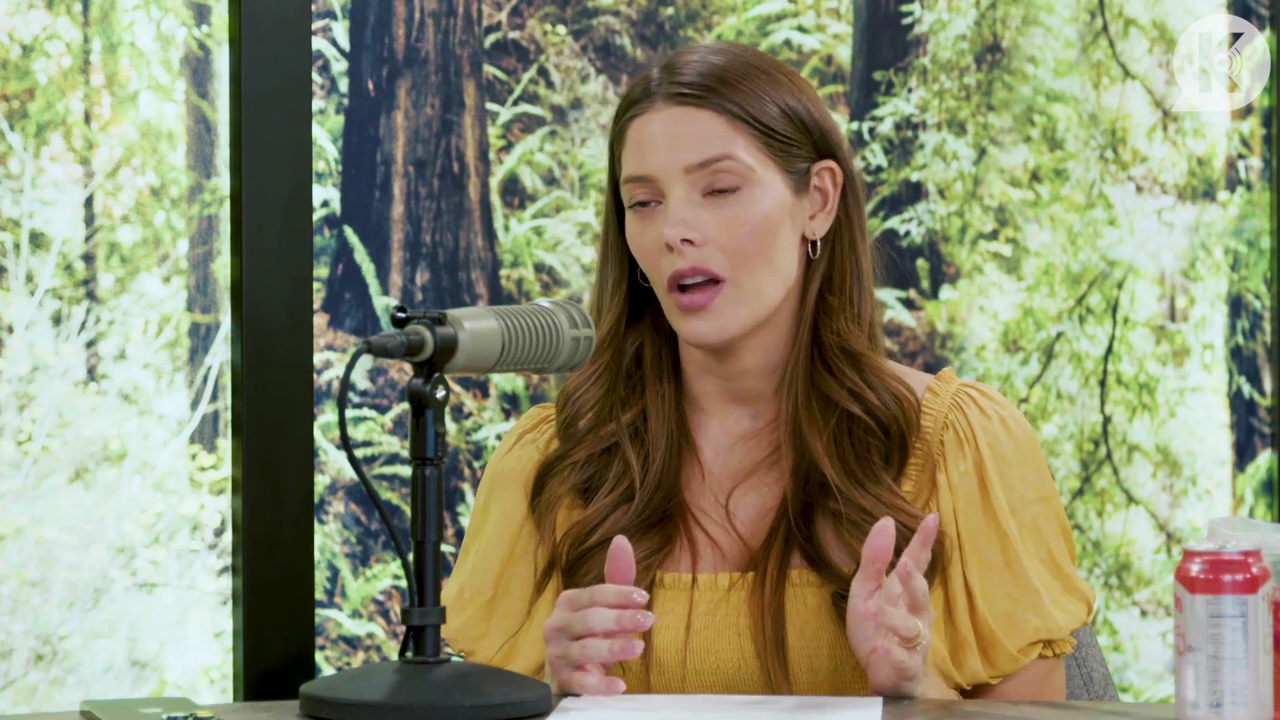 Ashley-Greene-dot-nl_TheTwilightEffect-BreakingDawnPart2-RewatchPart1of3-0545.jpg