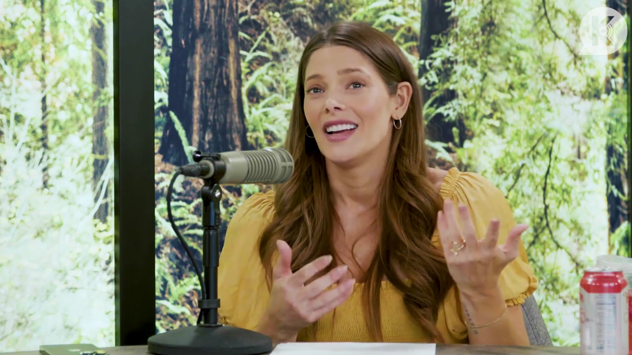 Ashley-Greene-dot-nl_TheTwilightEffect-BreakingDawnPart2-RewatchPart1of3-0546.jpg