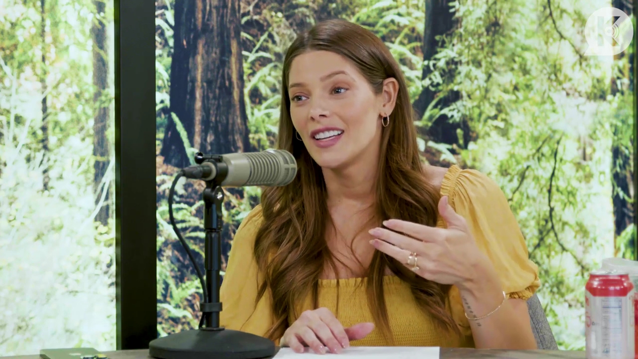 Ashley-Greene-dot-nl_TheTwilightEffect-BreakingDawnPart2-RewatchPart1of3-0549.jpg