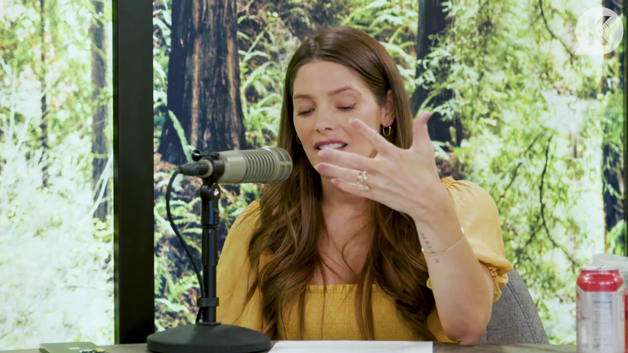 Ashley-Greene-dot-nl_TheTwilightEffect-BreakingDawnPart2-RewatchPart1of3-0554.jpg