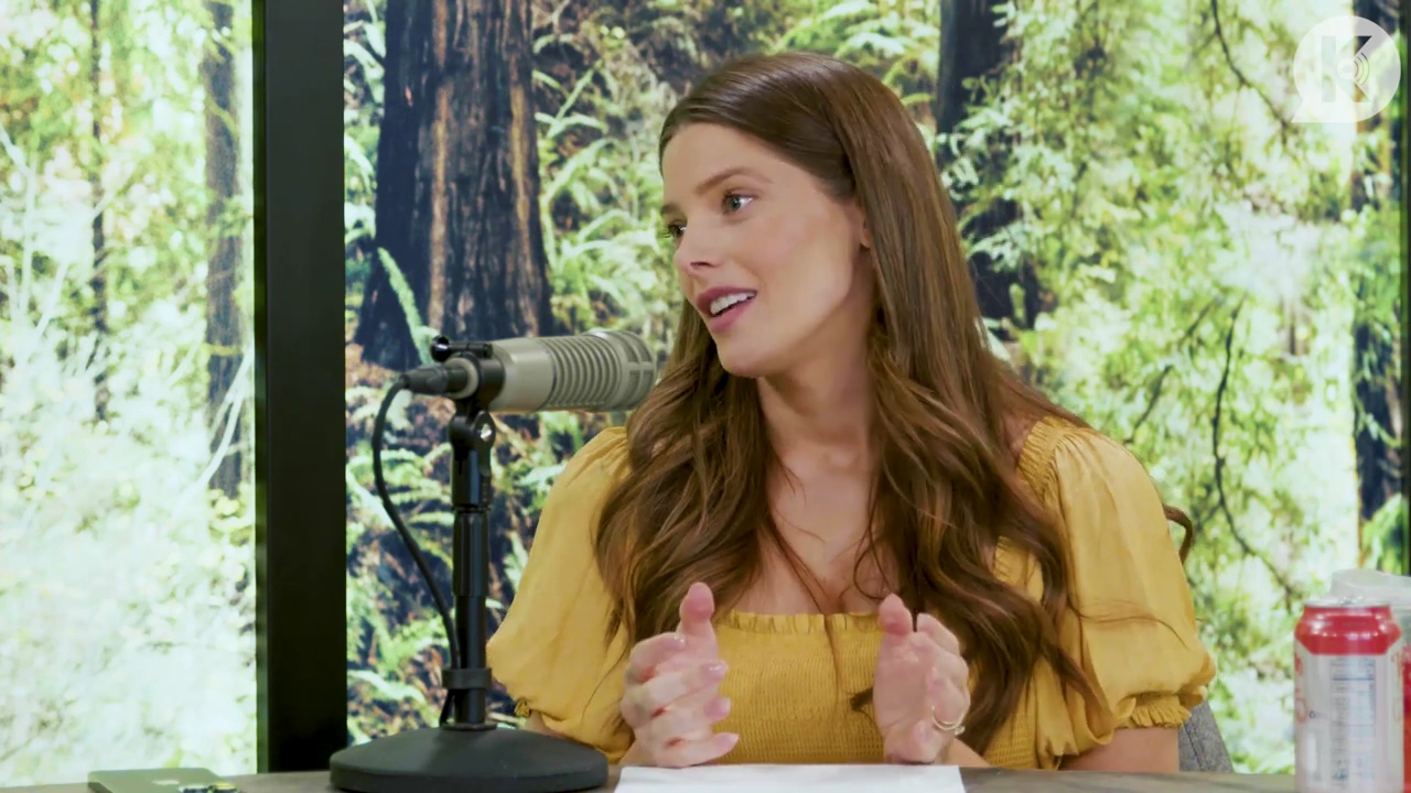 Ashley-Greene-dot-nl_TheTwilightEffect-BreakingDawnPart2-RewatchPart1of3-0577.jpg