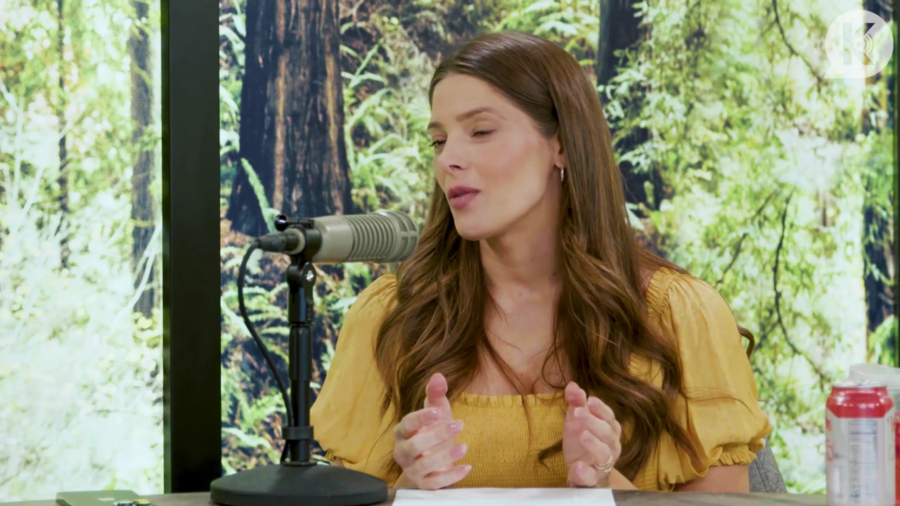 Ashley-Greene-dot-nl_TheTwilightEffect-BreakingDawnPart2-RewatchPart1of3-0578.jpg