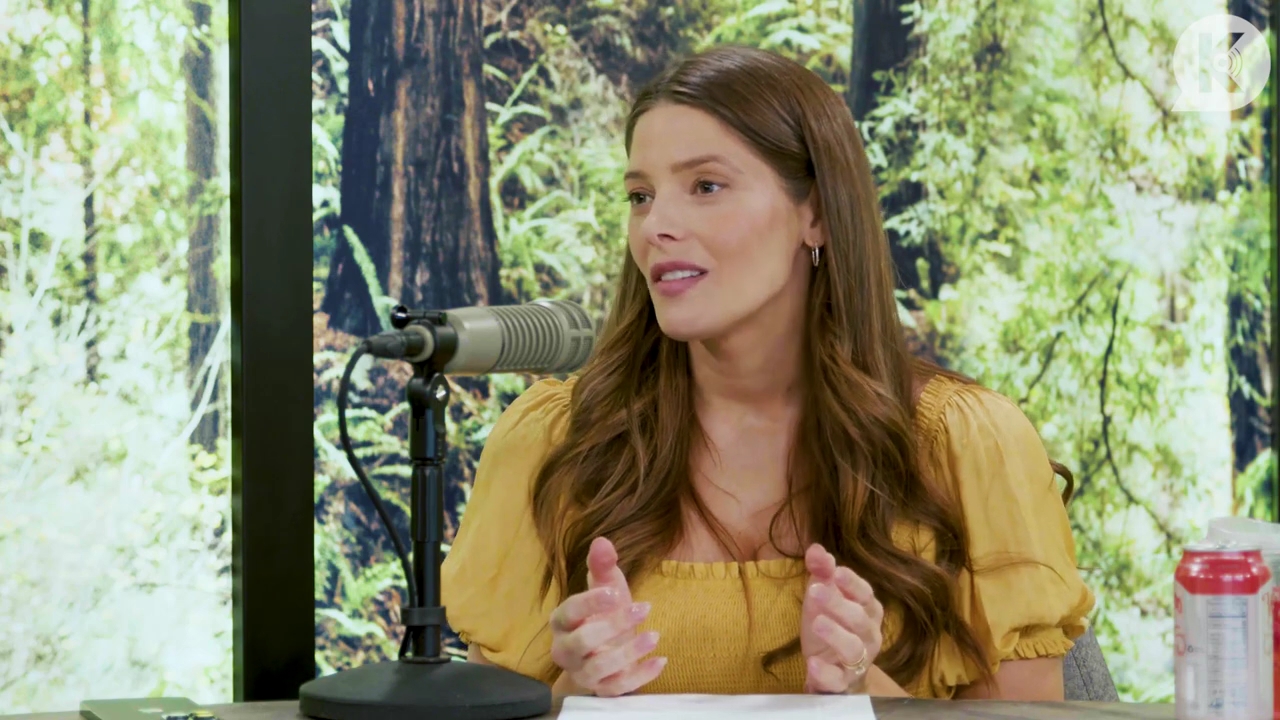 Ashley-Greene-dot-nl_TheTwilightEffect-BreakingDawnPart2-RewatchPart1of3-0579.jpg