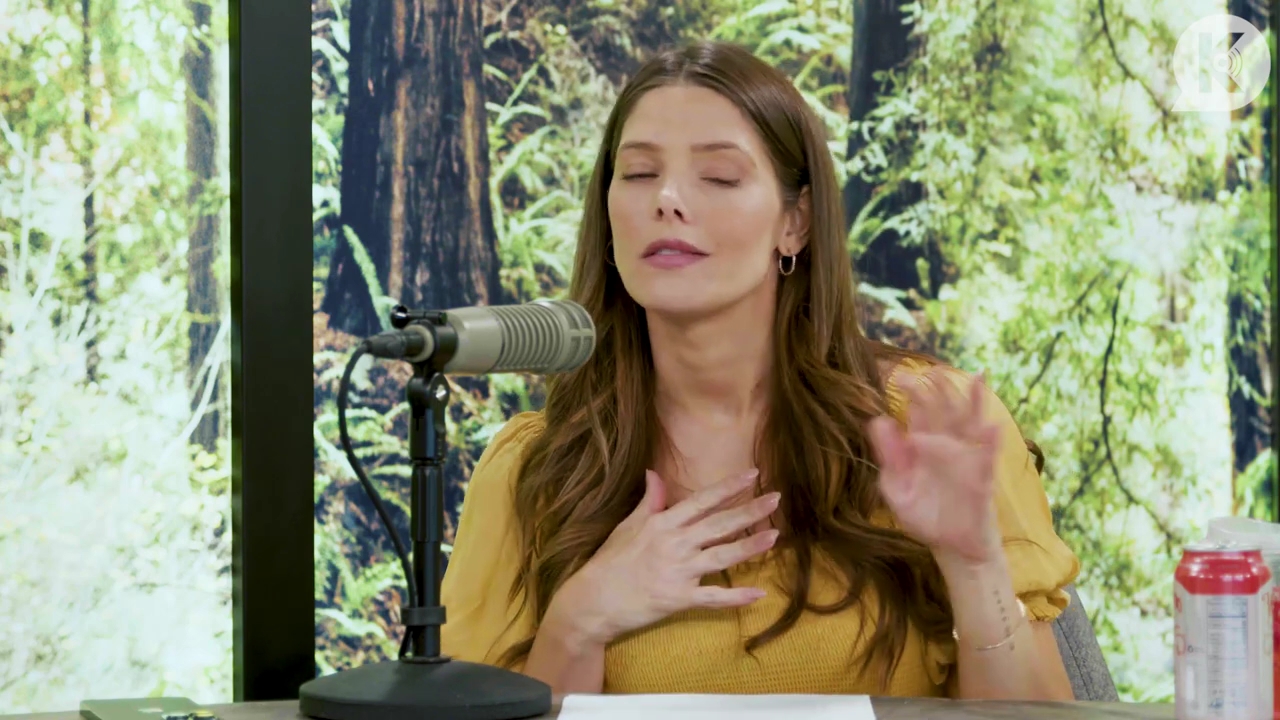 Ashley-Greene-dot-nl_TheTwilightEffect-BreakingDawnPart2-RewatchPart1of3-0581.jpg