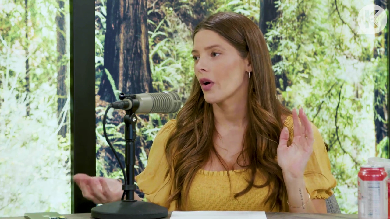 Ashley-Greene-dot-nl_TheTwilightEffect-BreakingDawnPart2-RewatchPart1of3-0585.jpg