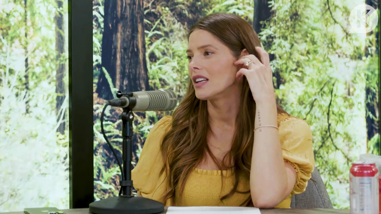 Ashley-Greene-dot-nl_TheTwilightEffect-BreakingDawnPart2-RewatchPart1of3-0601.jpg