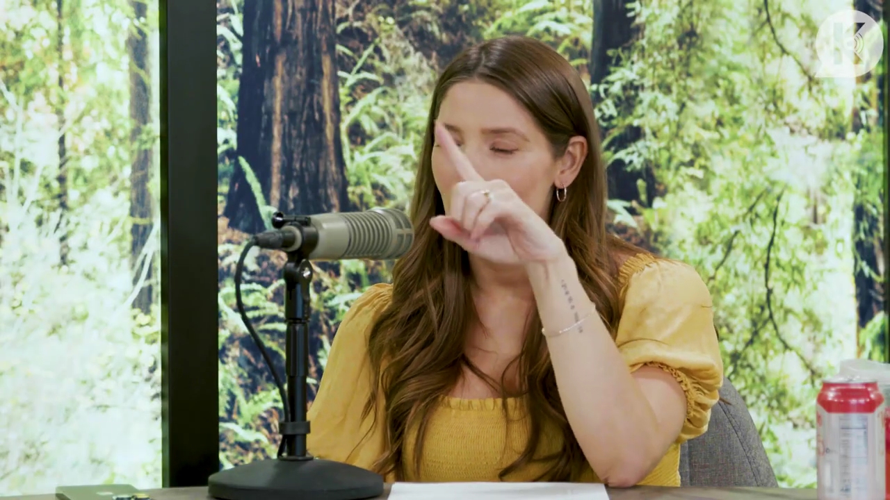 Ashley-Greene-dot-nl_TheTwilightEffect-BreakingDawnPart2-RewatchPart1of3-0604.jpg