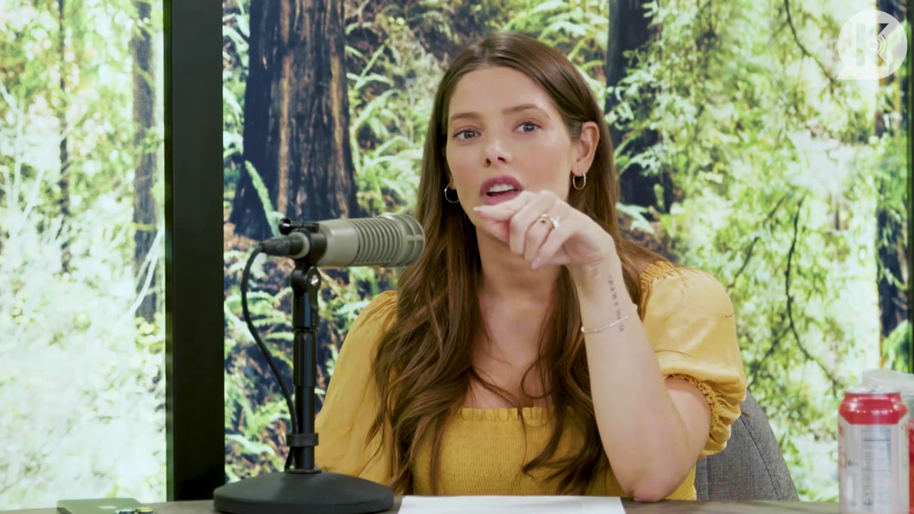 Ashley-Greene-dot-nl_TheTwilightEffect-BreakingDawnPart2-RewatchPart1of3-0614.jpg
