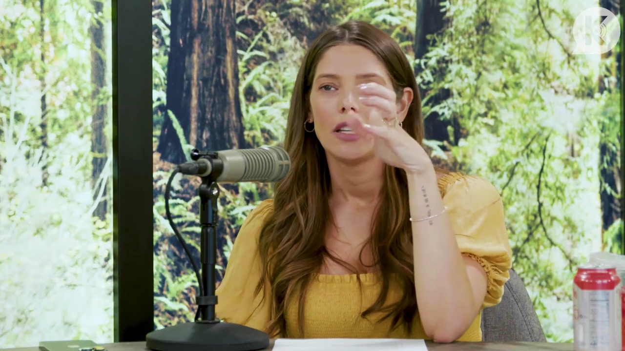 Ashley-Greene-dot-nl_TheTwilightEffect-BreakingDawnPart2-RewatchPart1of3-0615.jpg