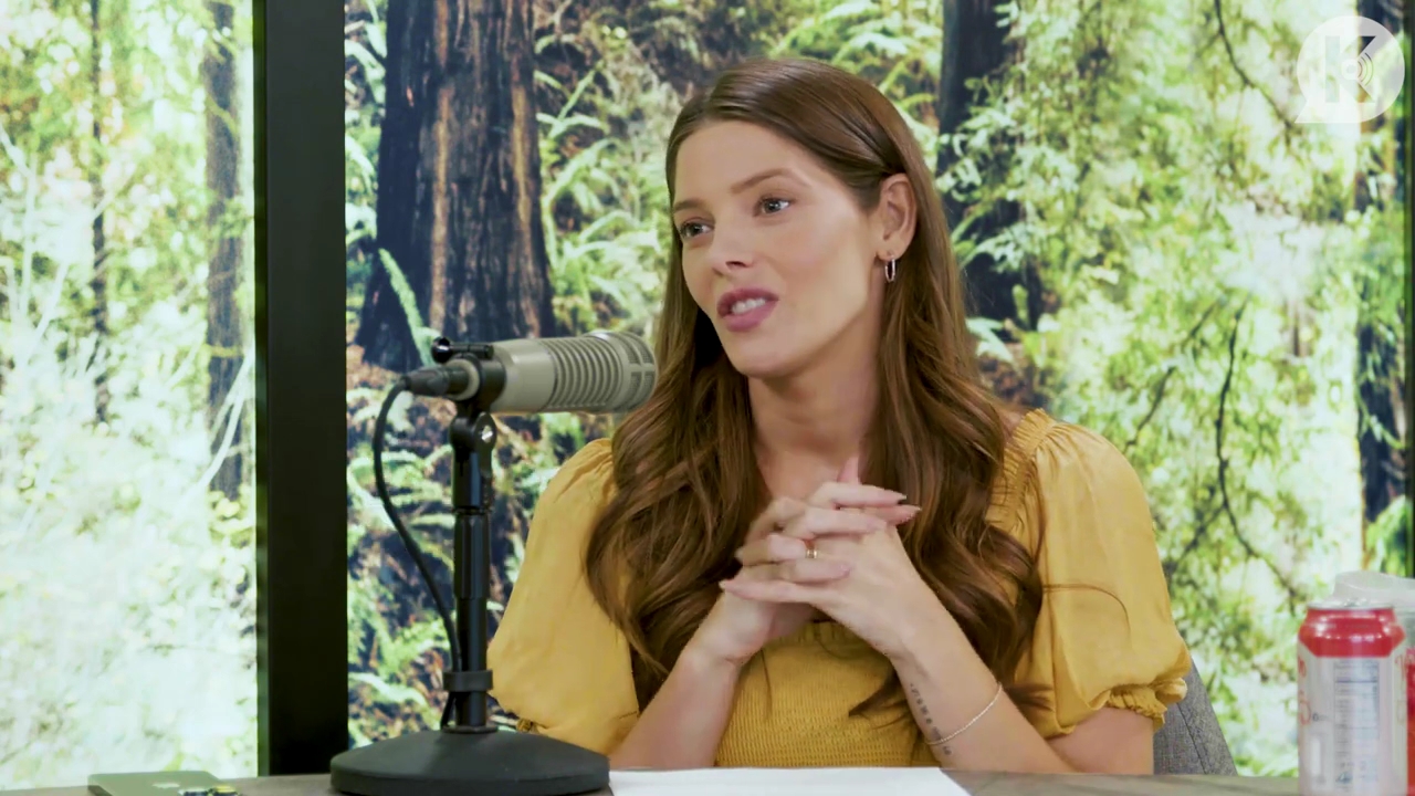 Ashley-Greene-dot-nl_TheTwilightEffect-BreakingDawnPart2-RewatchPart1of3-0629.jpg