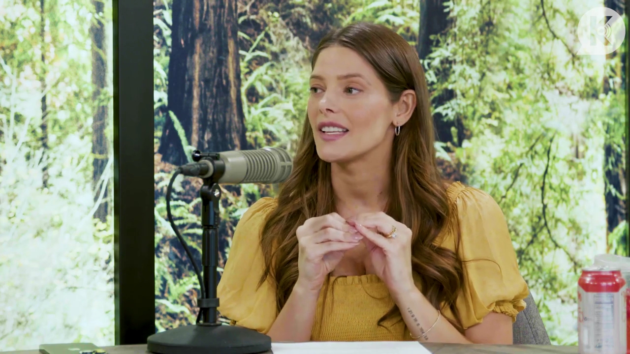 Ashley-Greene-dot-nl_TheTwilightEffect-BreakingDawnPart2-RewatchPart1of3-0633.jpg