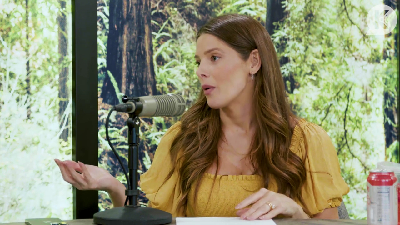 Ashley-Greene-dot-nl_TheTwilightEffect-BreakingDawnPart2-RewatchPart1of3-0637.jpg