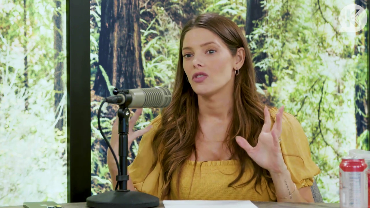 Ashley-Greene-dot-nl_TheTwilightEffect-BreakingDawnPart2-RewatchPart1of3-0639.jpg