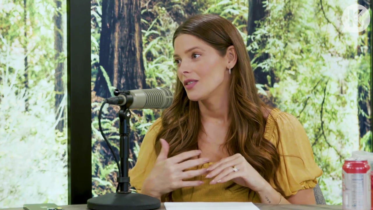 Ashley-Greene-dot-nl_TheTwilightEffect-BreakingDawnPart2-RewatchPart1of3-0645.jpg