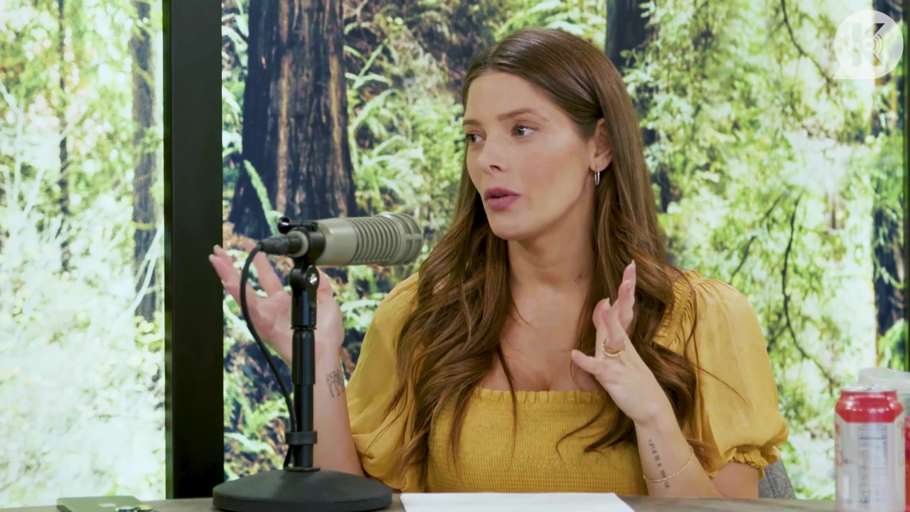 Ashley-Greene-dot-nl_TheTwilightEffect-BreakingDawnPart2-RewatchPart1of3-0686.jpg