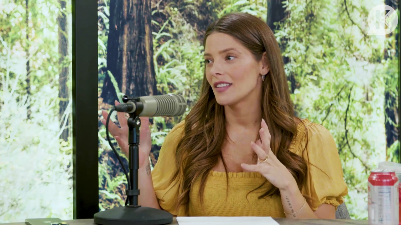 Ashley-Greene-dot-nl_TheTwilightEffect-BreakingDawnPart2-RewatchPart1of3-0687.jpg