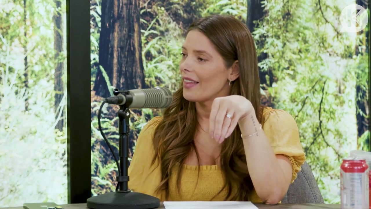 Ashley-Greene-dot-nl_TheTwilightEffect-BreakingDawnPart2-RewatchPart1of3-0708.jpg