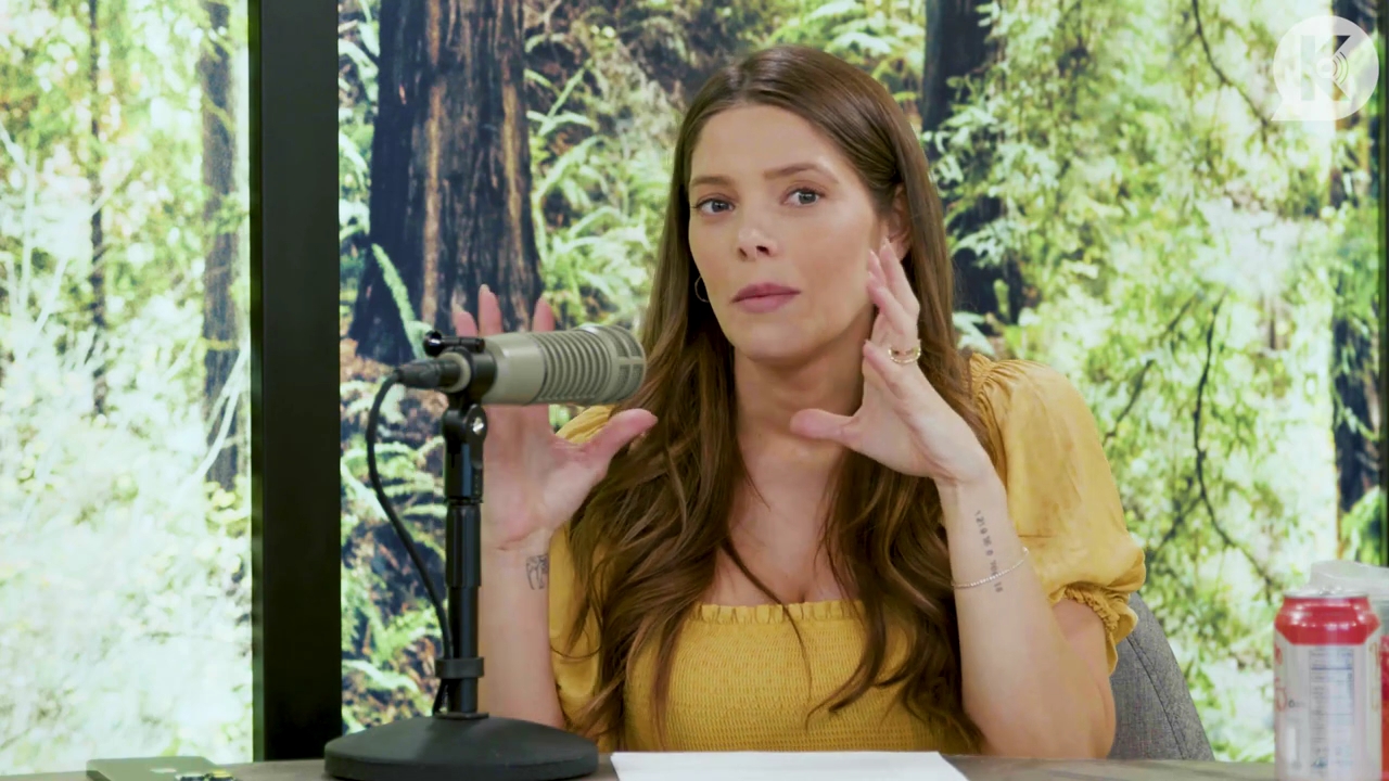 Ashley-Greene-dot-nl_TheTwilightEffect-BreakingDawnPart2-RewatchPart1of3-0746.jpg