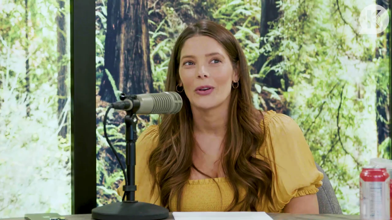 Ashley-Greene-dot-nl_TheTwilightEffect-BreakingDawnPart2-RewatchPart1of3-0754.jpg