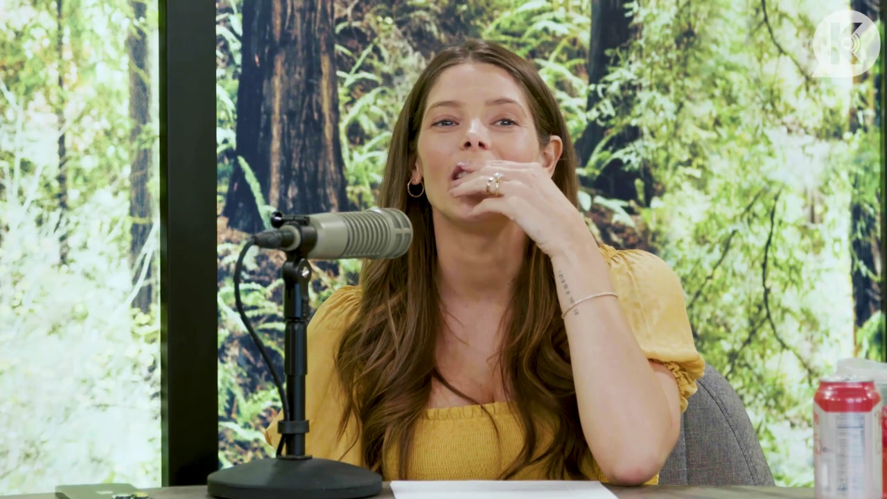 Ashley-Greene-dot-nl_TheTwilightEffect-BreakingDawnPart2-RewatchPart1of3-0758.jpg