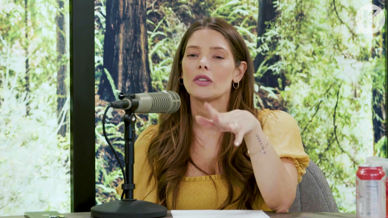 Ashley-Greene-dot-nl_TheTwilightEffect-BreakingDawnPart2-RewatchPart1of3-0760.jpg